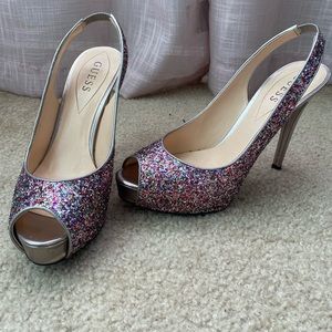 Guess Walcott pumps